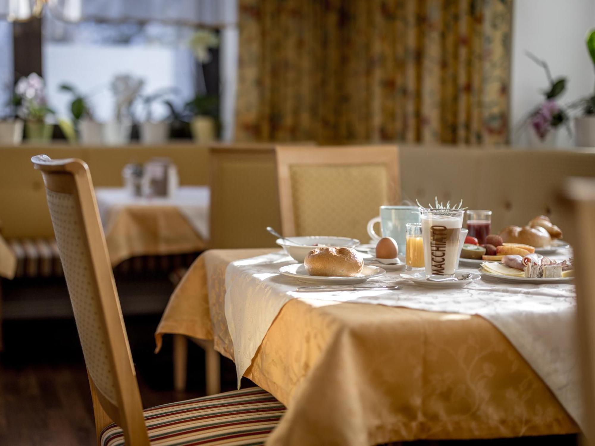 Hotel Garni Europa Санкт-Антон-ам-Арльберг Экстерьер фото