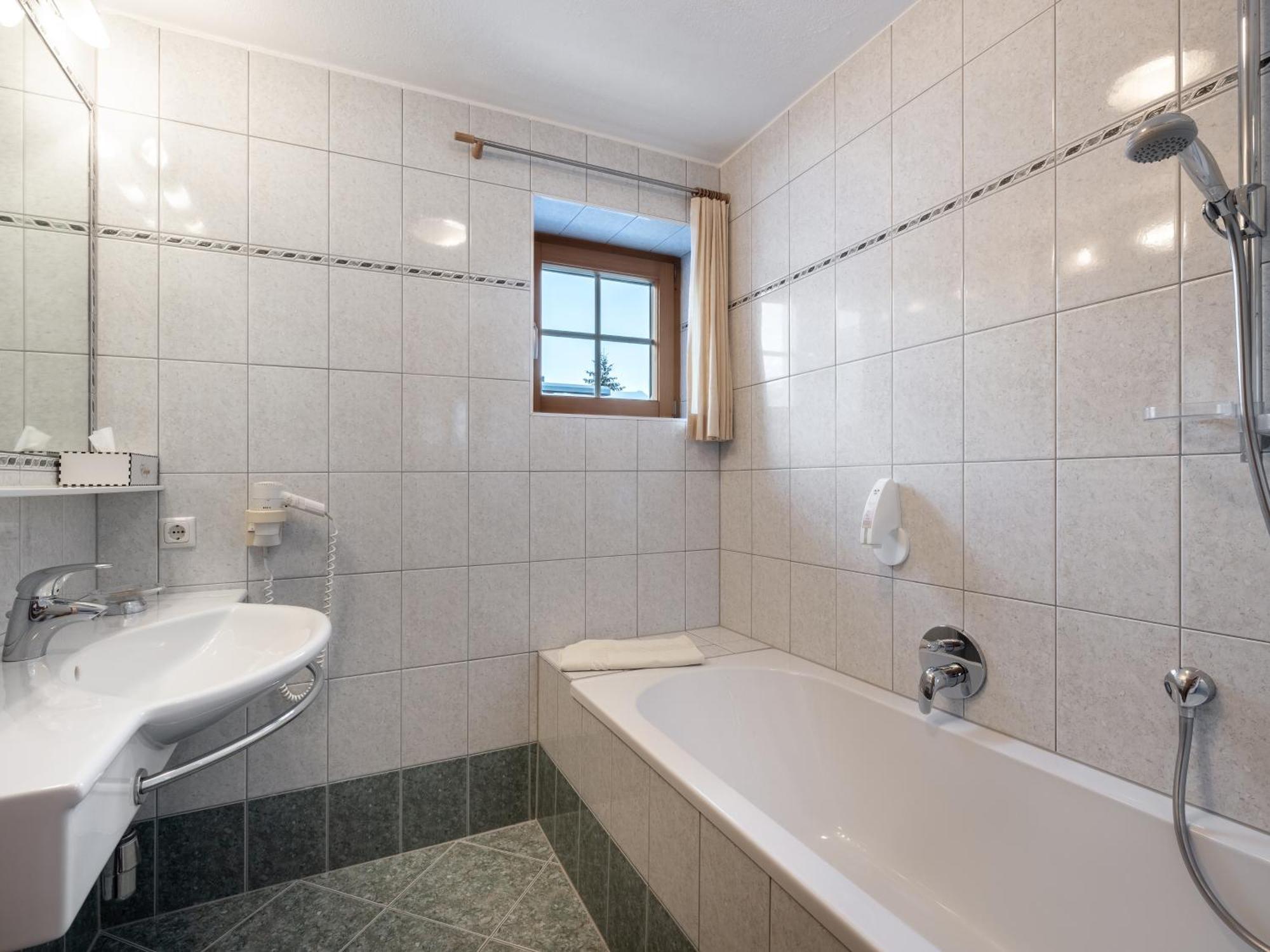 Hotel Garni Europa Санкт-Антон-ам-Арльберг Экстерьер фото